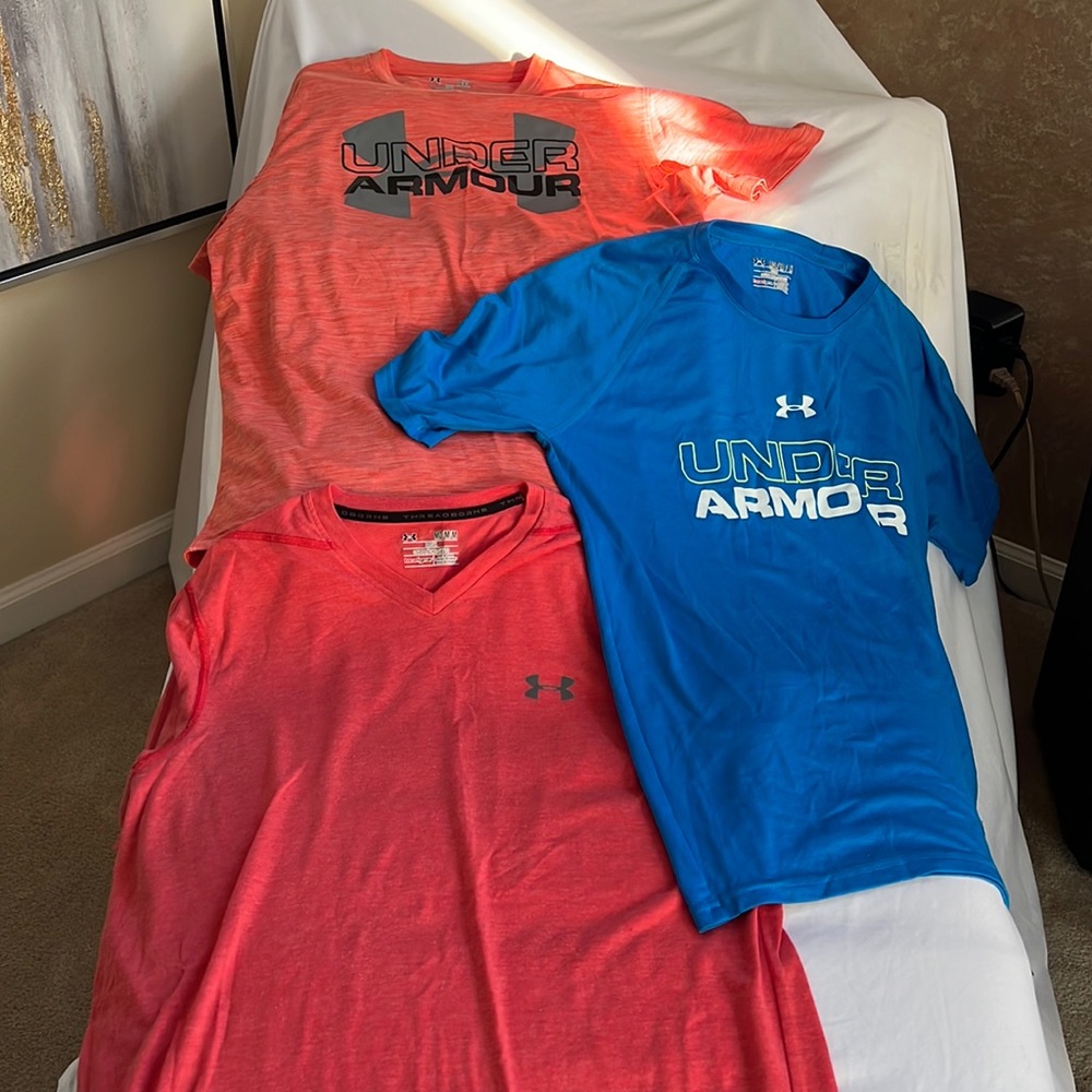 Men’s under Armour to medium and large all fit exactly the same.